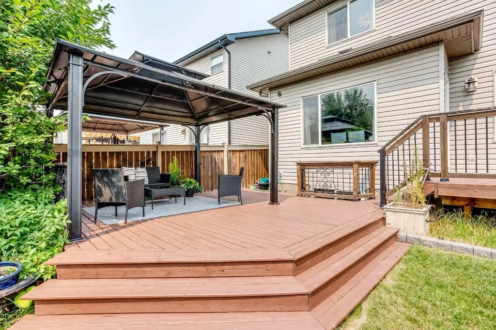 1153 Kingston Crescent SE Airdrie AB T4B 0G1