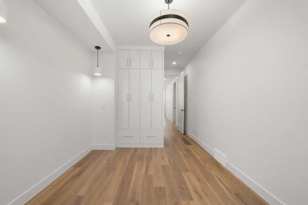 2039 37 Avenue SW Calgary AB T2T 2H6