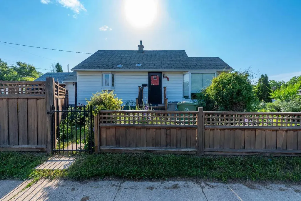 5101 55 Street Lloydminster AB T9V 0S8