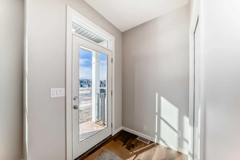672 Lewisburg Place NE Calgary AB T3P 3A1