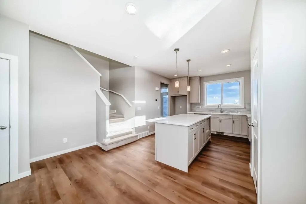 672 Lewisburg Place NE Calgary AB T3P 3A1