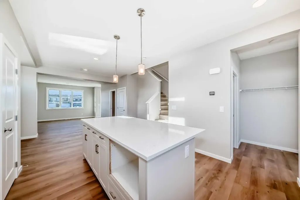 672 Lewisburg Place NE Calgary AB T3P 3A1