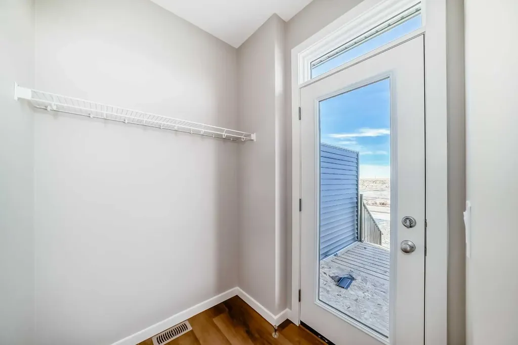 672 Lewisburg Place NE Calgary AB T3P 3A1