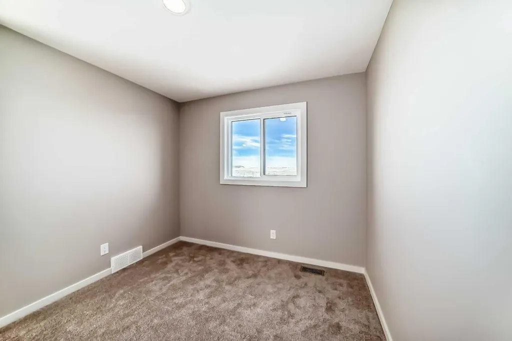 672 Lewisburg Place NE Calgary AB T3P 3A1