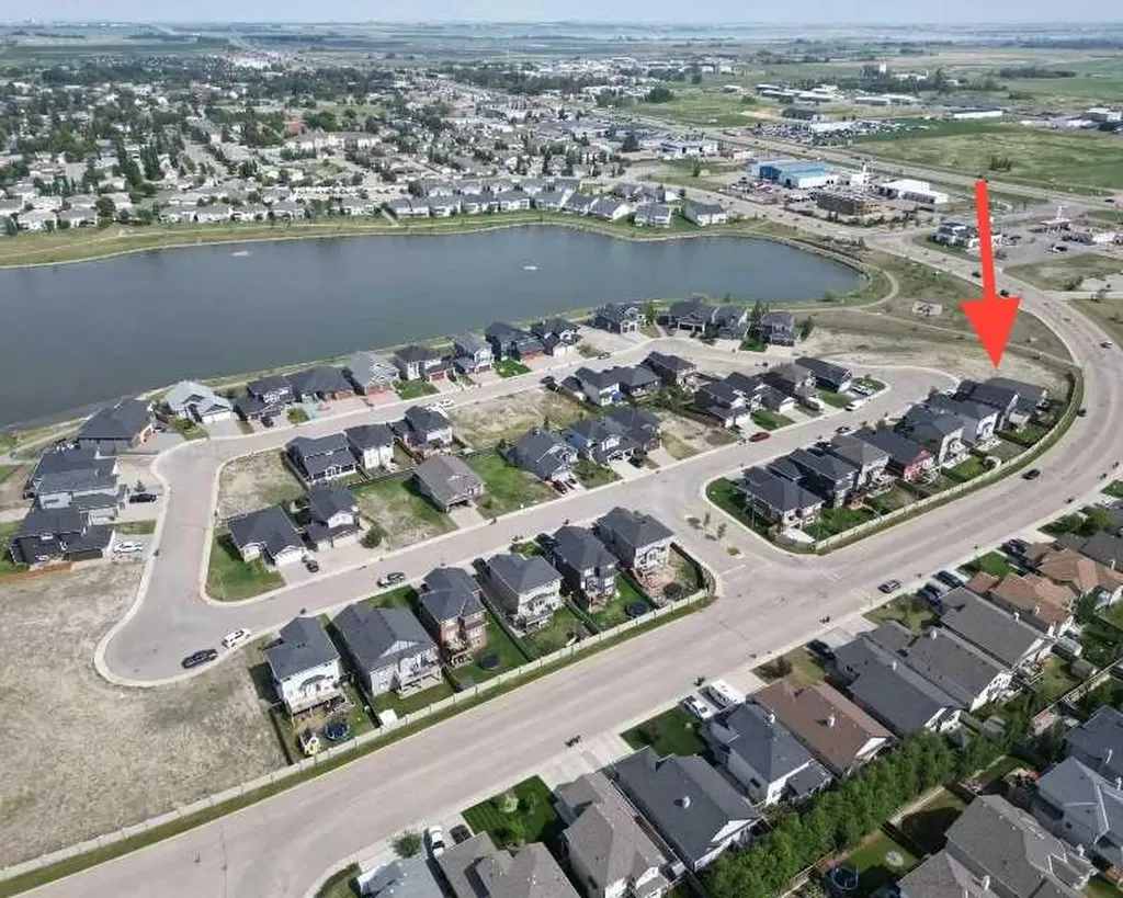 19 Lakes Estates Circle Strathmore AB T1P1L8