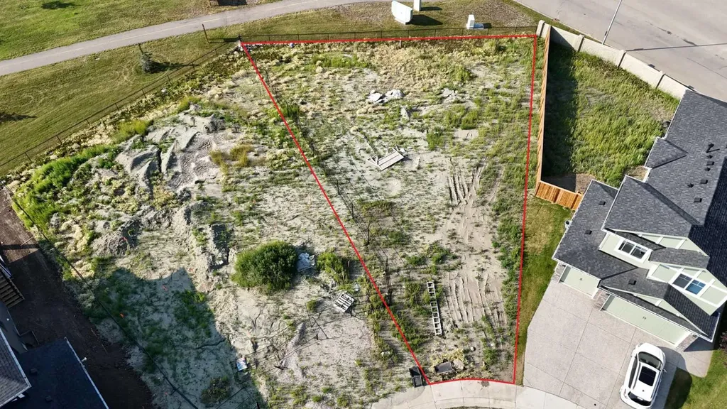 19 Lakes Estates Circle Strathmore AB T1P1L8
