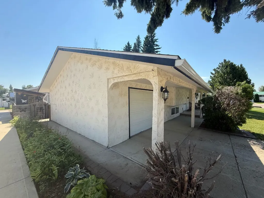 5509 45 Street Provost AB T0B 3S0