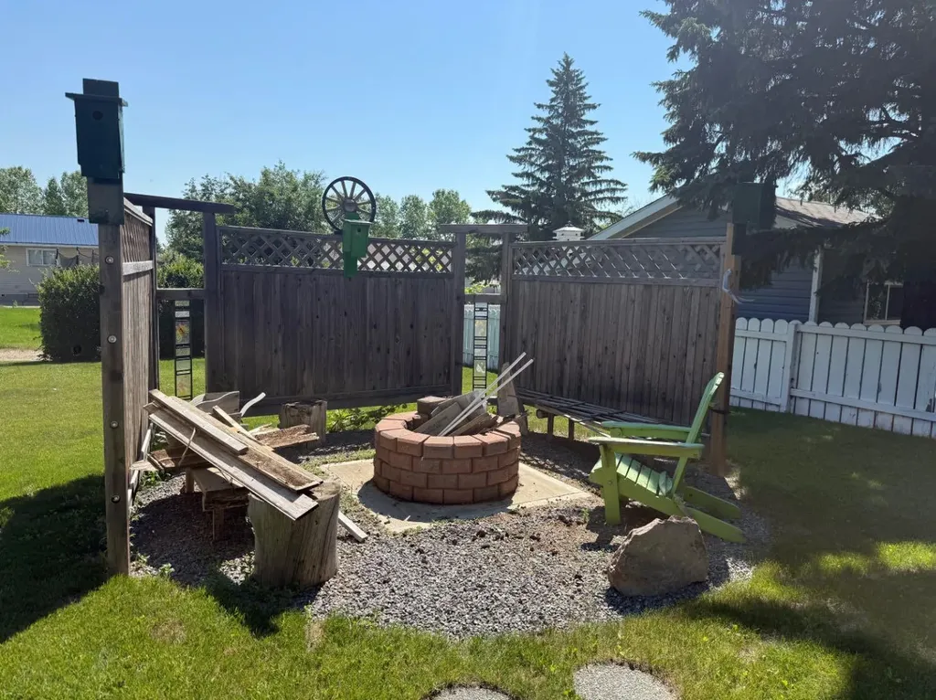 5509 45 Street Provost AB T0B 3S0