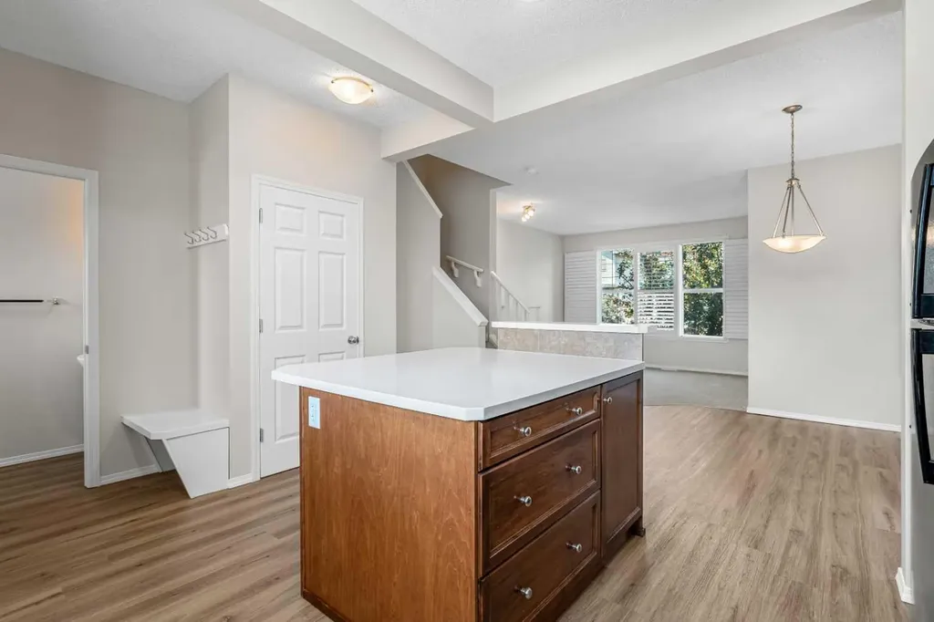 51 Covehaven Mews NE Calgary AB T3K 0E2