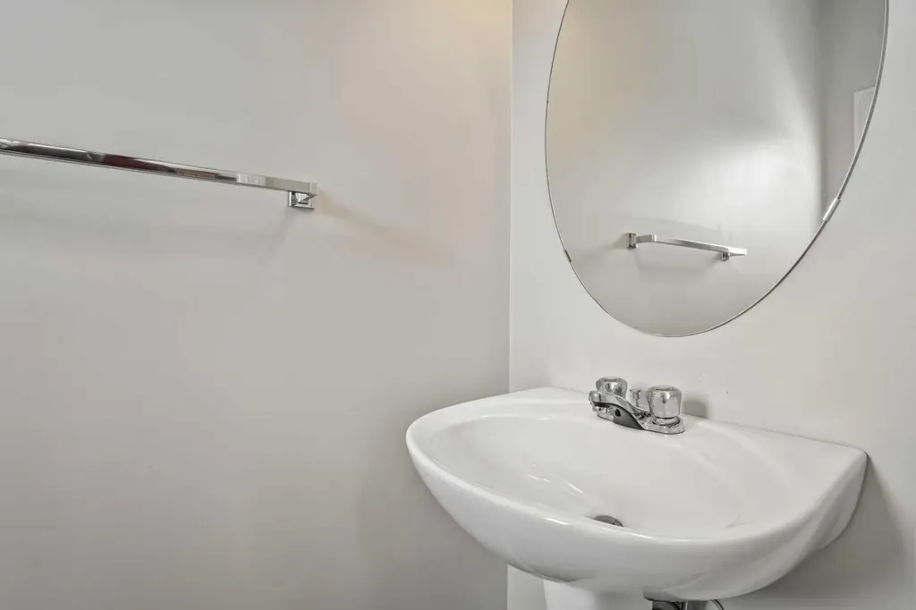 51 Covehaven Mews NE Calgary AB T3K 0E2
