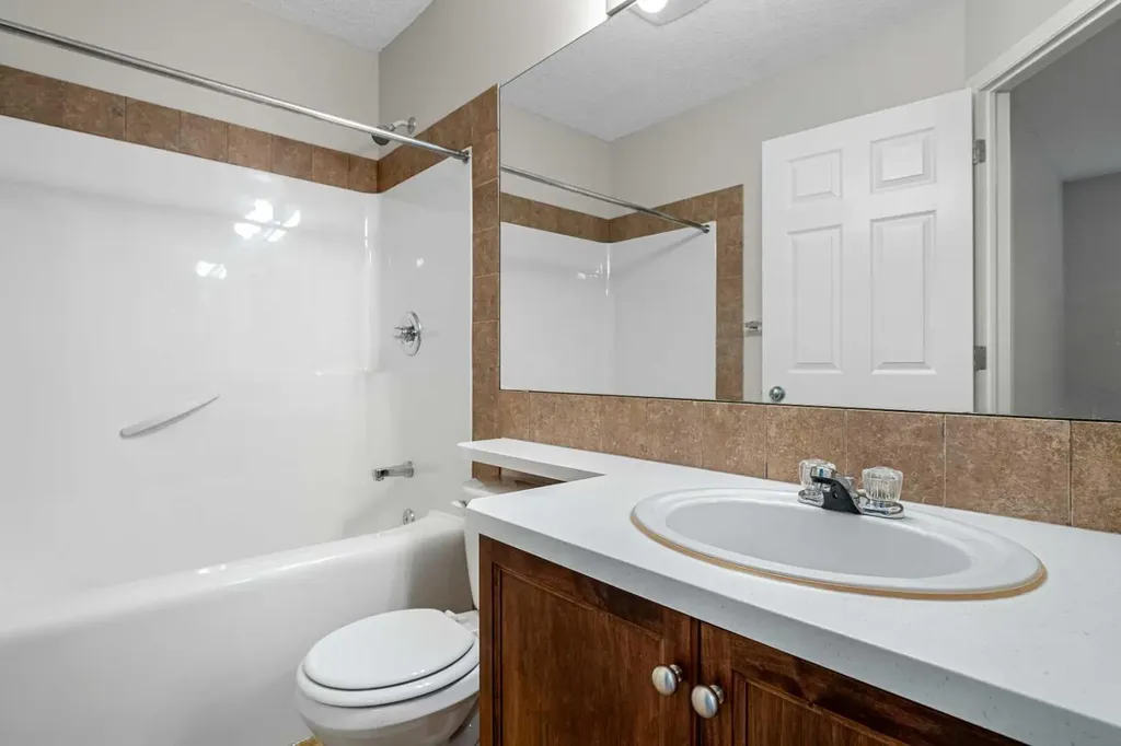 51 Covehaven Mews NE Calgary AB T3K 0E2