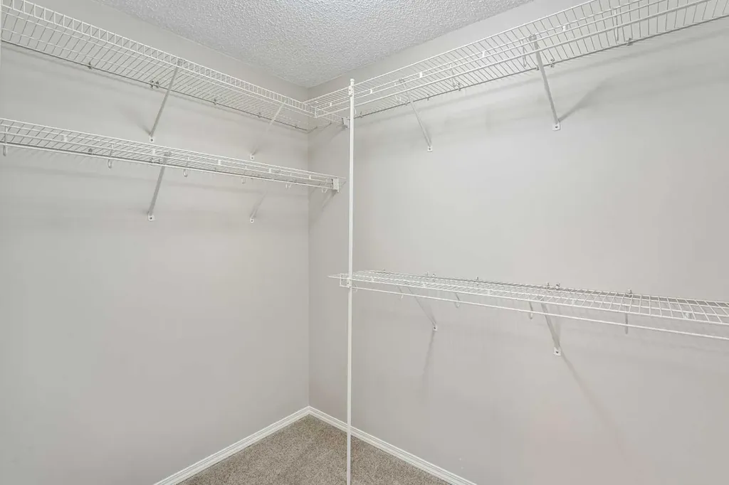 51 Covehaven Mews NE Calgary AB T3K 0E2