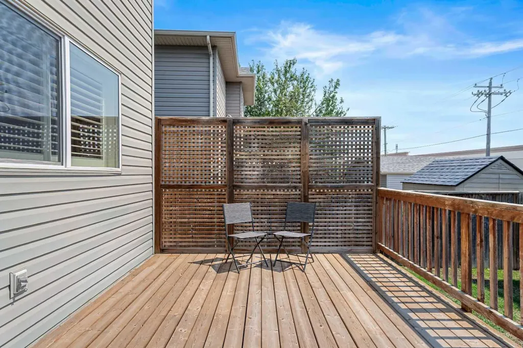 51 Covehaven Mews NE Calgary AB T3K 0E2