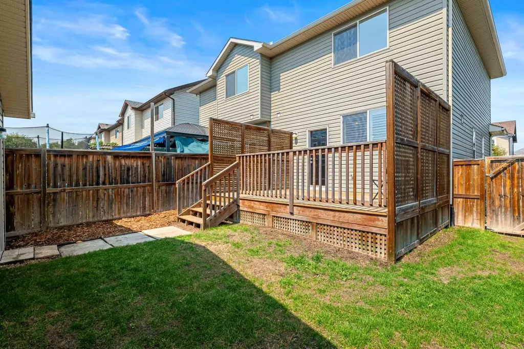51 Covehaven Mews NE Calgary AB T3K 0E2