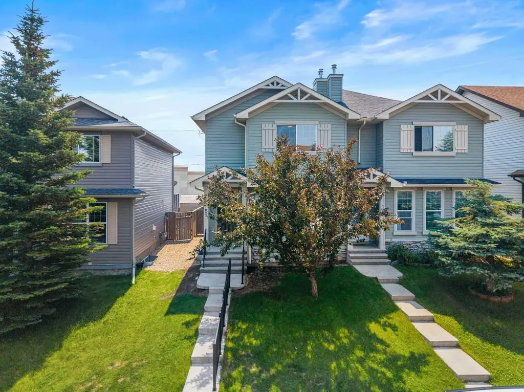 51 Covehaven Mews NE Calgary AB T3K 0E2