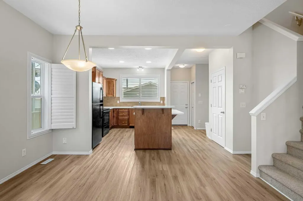 51 Covehaven Mews NE Calgary AB T3K 0E2