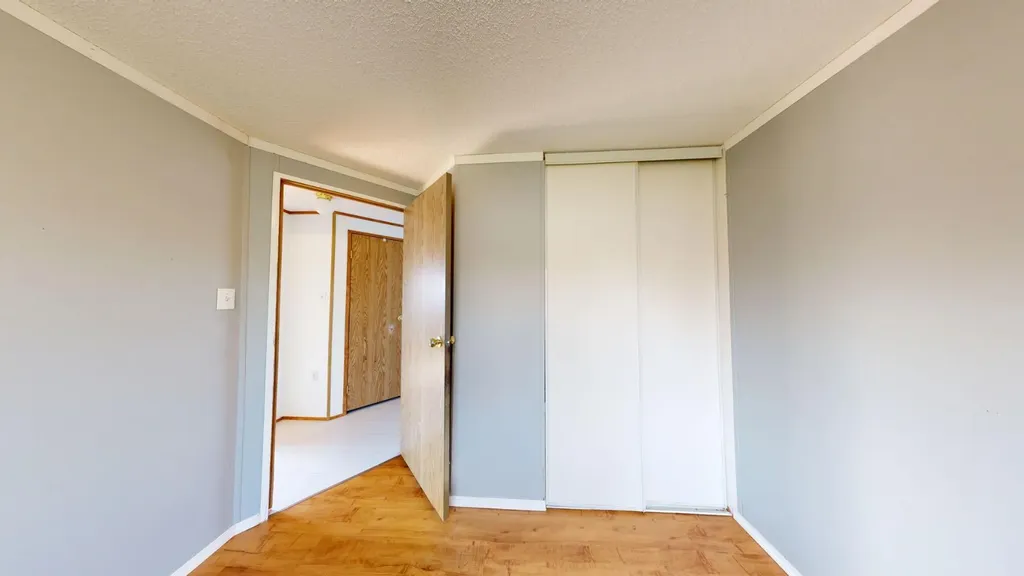 1905 29 Avenue Nanton AB T0L1R0