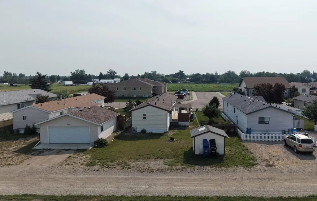 1905 29 Avenue Nanton AB T0L1R0