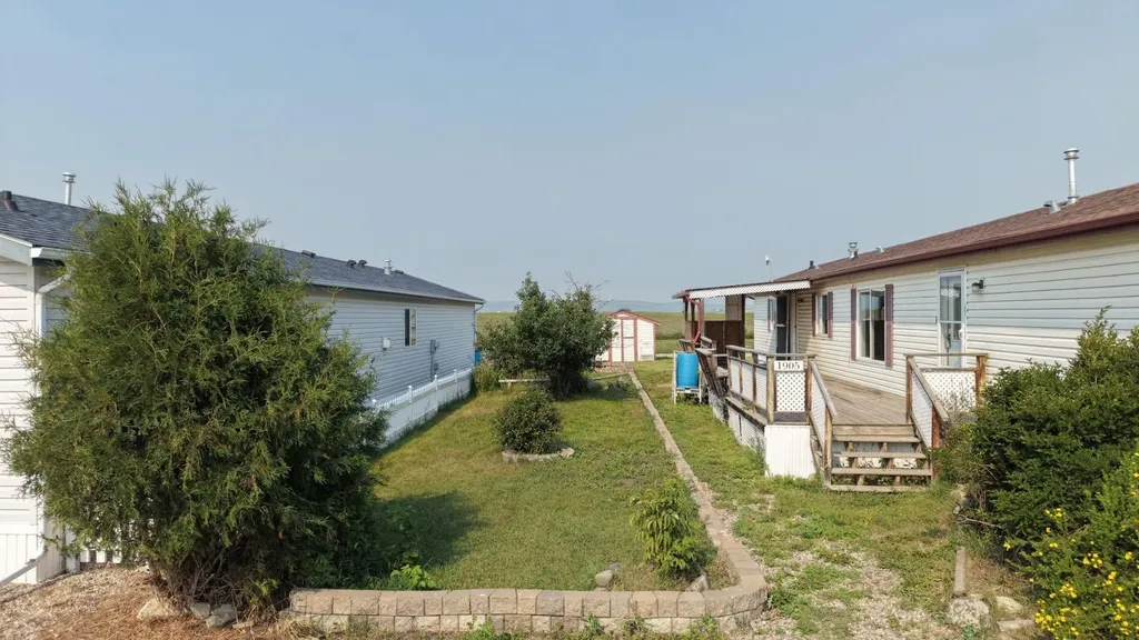 1905 29 Avenue Nanton AB T0L1R0