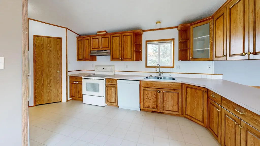 1905 29 Avenue Nanton AB T0L1R0