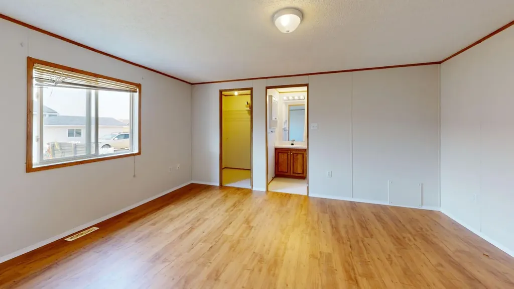 1905 29 Avenue Nanton AB T0L1R0