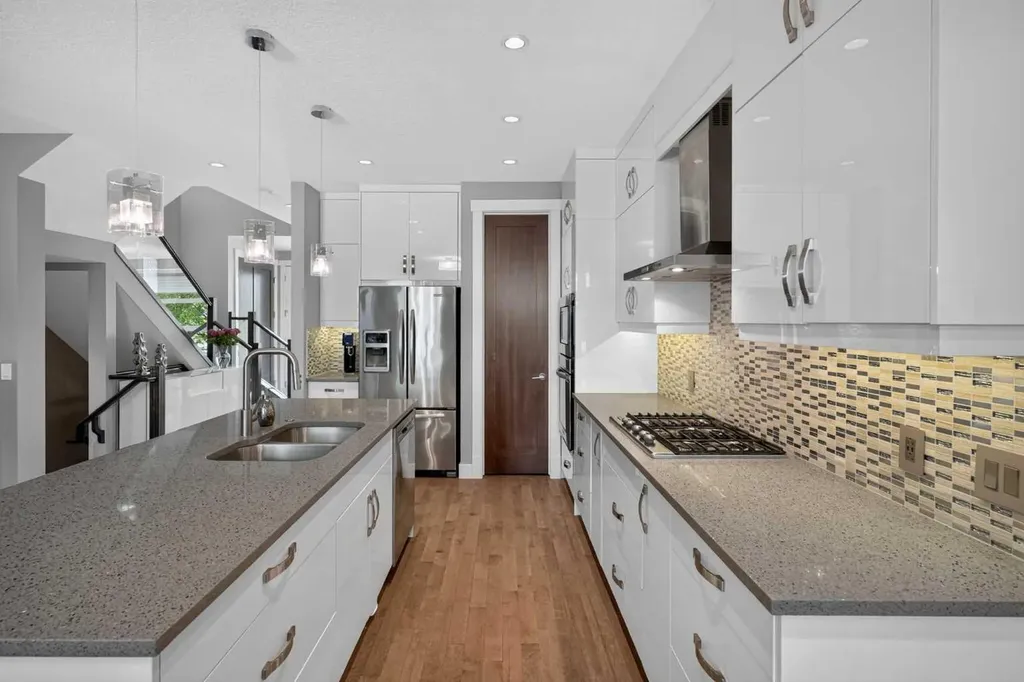 3507 40 Street SW Calgary AB T3E 3K3