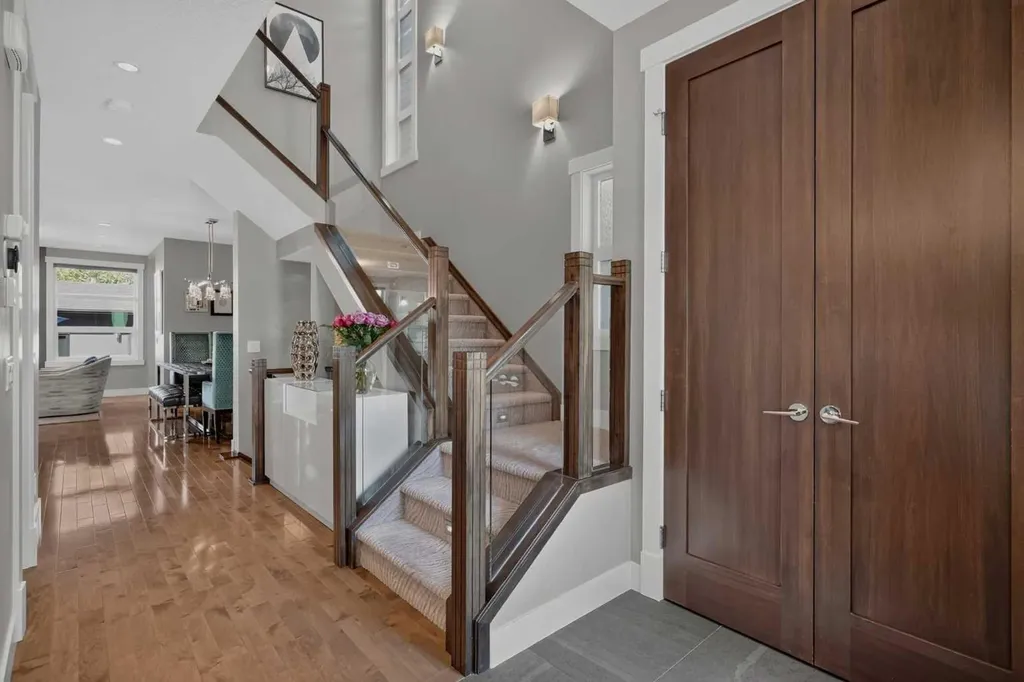 3507 40 Street SW Calgary AB T3E 3K3