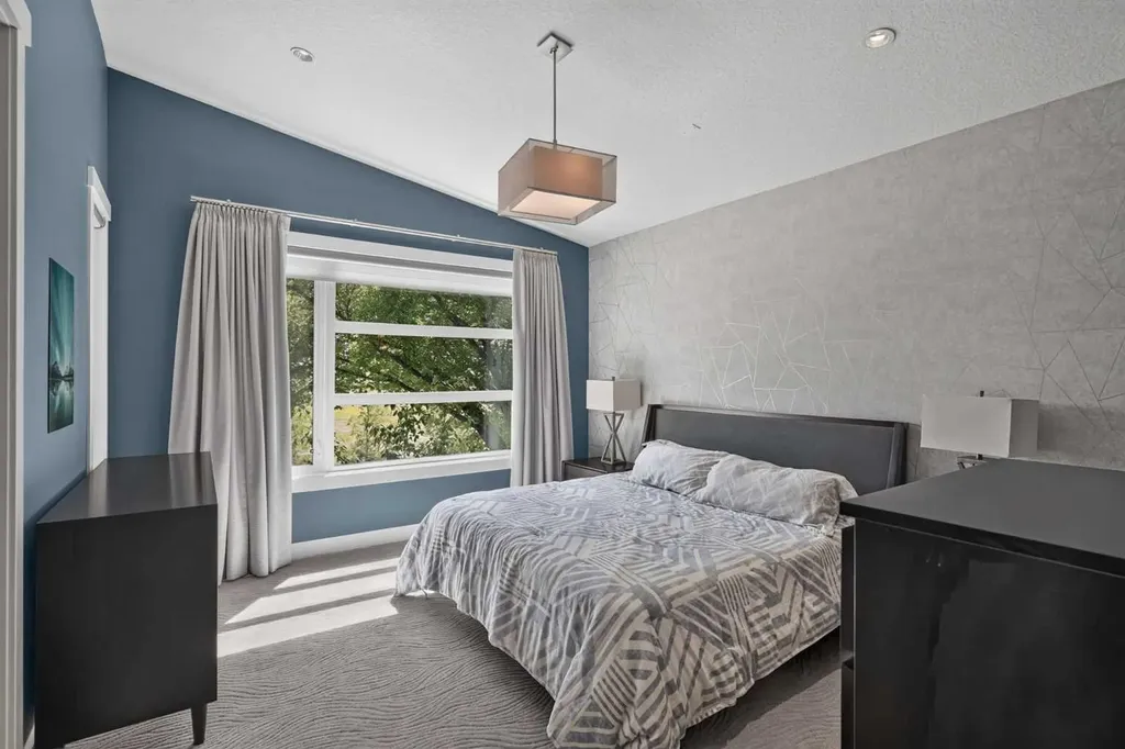3507 40 Street SW Calgary AB T3E 3K3