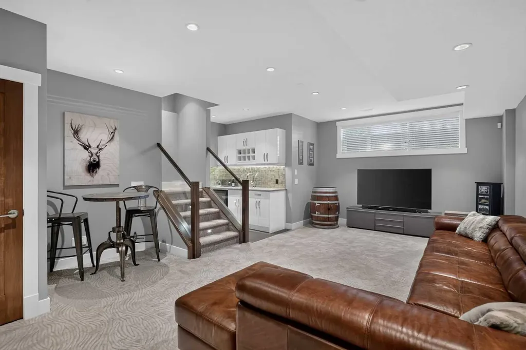 3507 40 Street SW Calgary AB T3E 3K3
