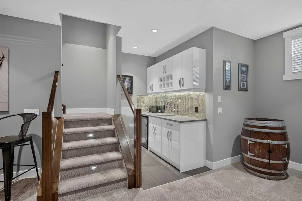 3507 40 Street SW Calgary AB T3E 3K3