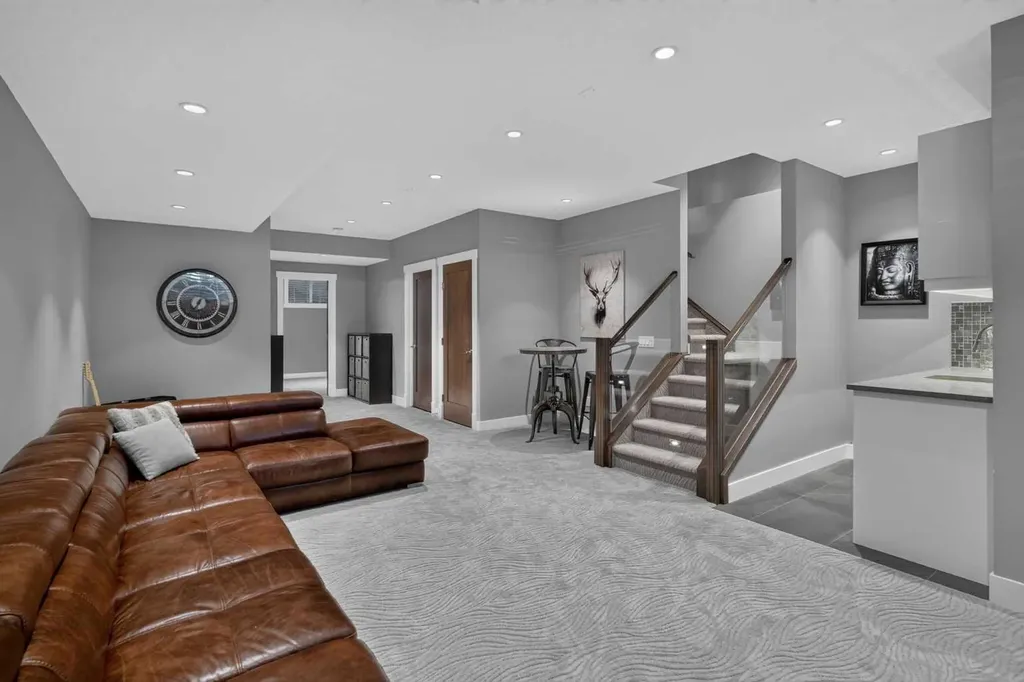 3507 40 Street SW Calgary AB T3E 3K3