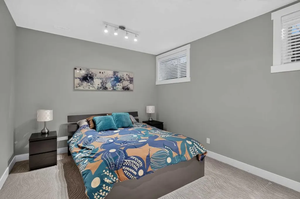 3507 40 Street SW Calgary AB T3E 3K3