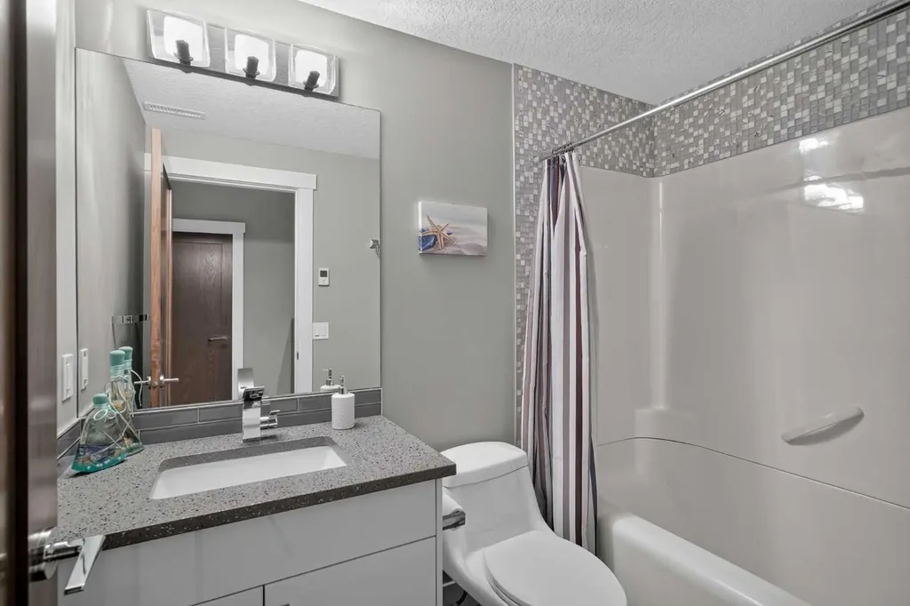 3507 40 Street SW Calgary AB T3E 3K3