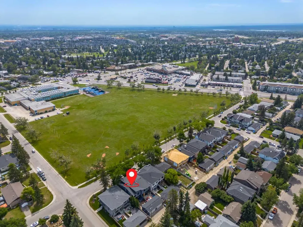 3507 40 Street SW Calgary AB T3E 3K3