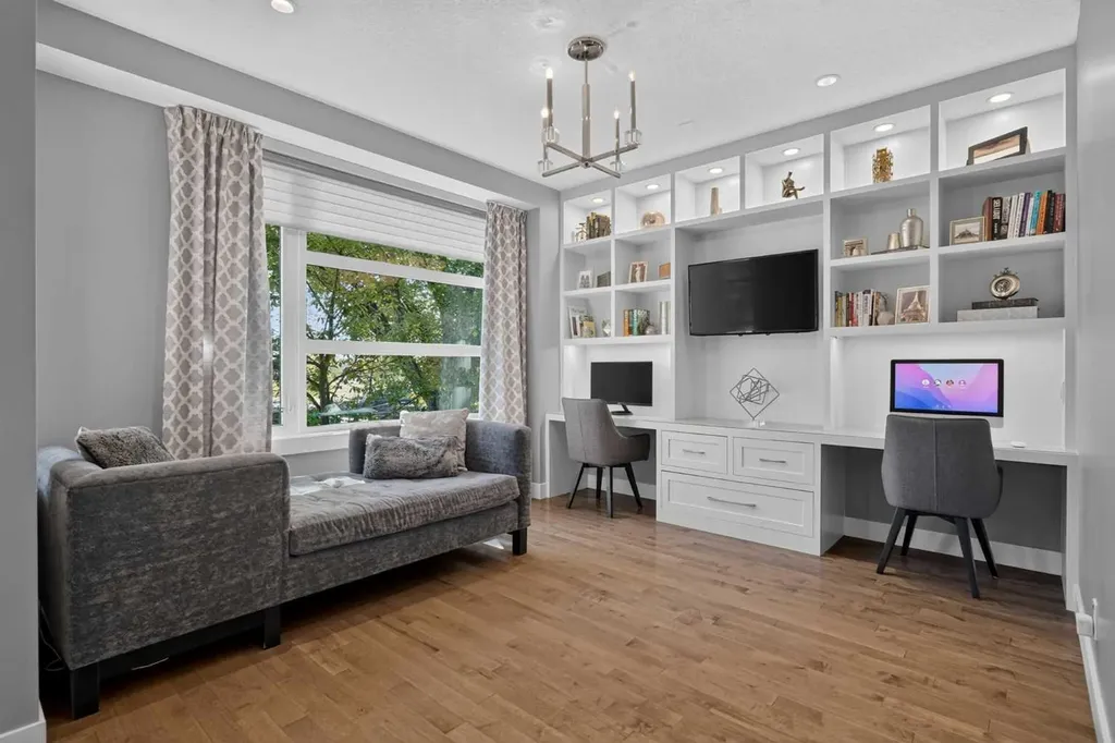 3507 40 Street SW Calgary AB T3E 3K3