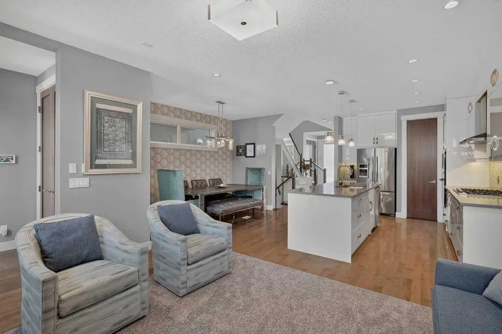 3507 40 Street SW Calgary AB T3E 3K3