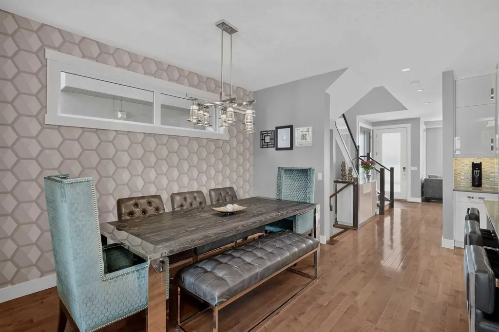 3507 40 Street SW Calgary AB T3E 3K3