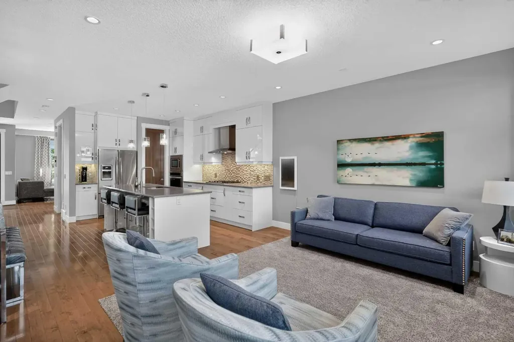 3507 40 Street SW Calgary AB T3E 3K3