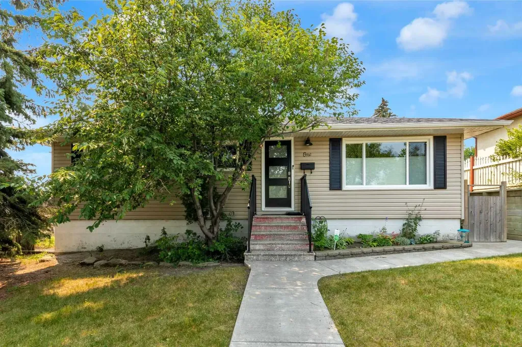 1 Thorncliffe Crescent NW Calgary AB T2K 3A9