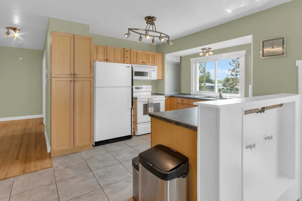 1 Thorncliffe Crescent NW Calgary AB T2K 3A9