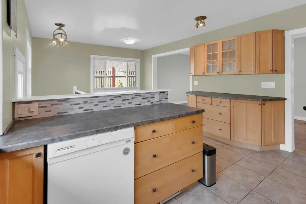 1 Thorncliffe Crescent NW Calgary AB T2K 3A9
