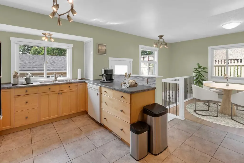 1 Thorncliffe Crescent NW Calgary AB T2K 3A9