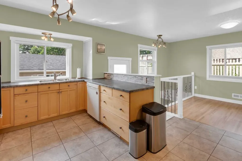 1 Thorncliffe Crescent NW Calgary AB T2K 3A9