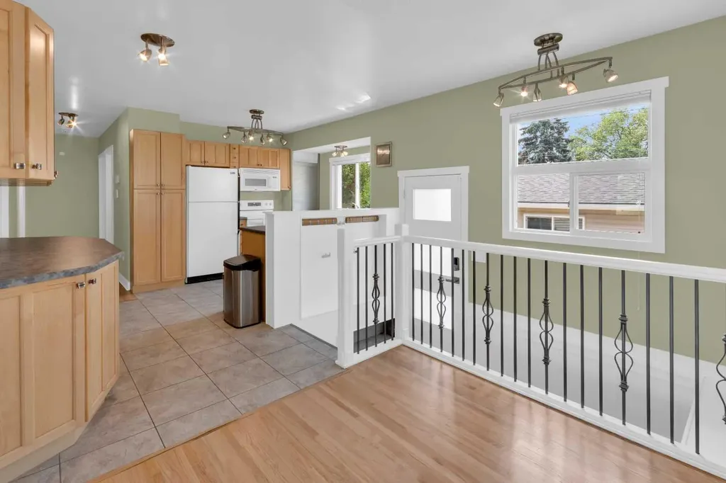 1 Thorncliffe Crescent NW Calgary AB T2K 3A9