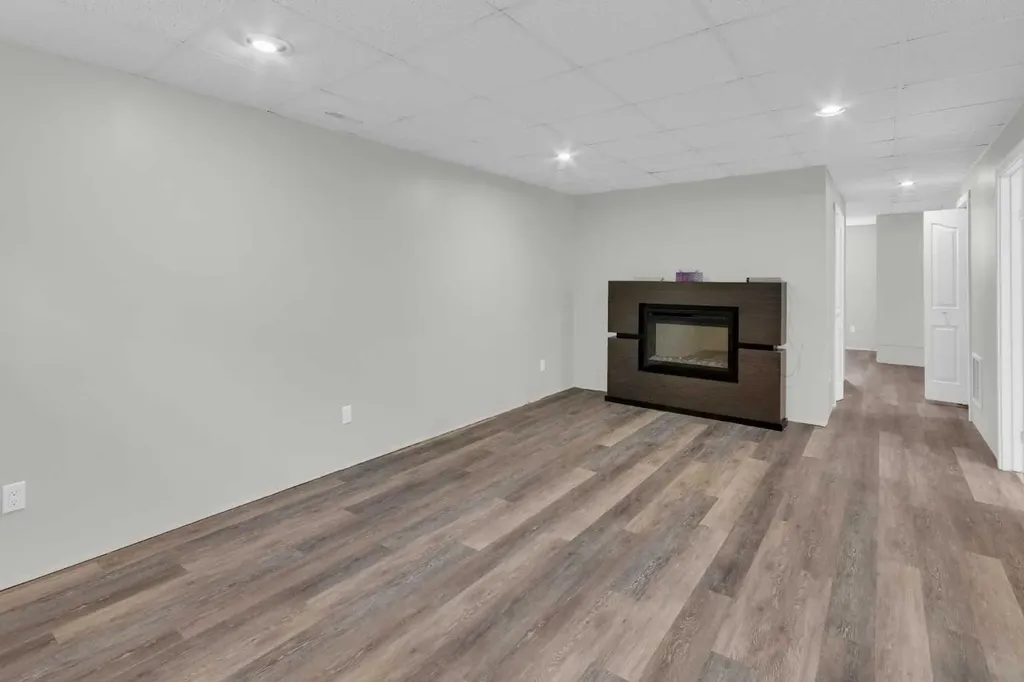 1 Thorncliffe Crescent NW Calgary AB T2K 3A9