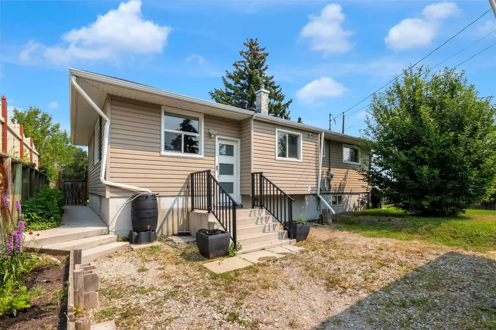 1 Thorncliffe Crescent NW Calgary AB T2K 3A9