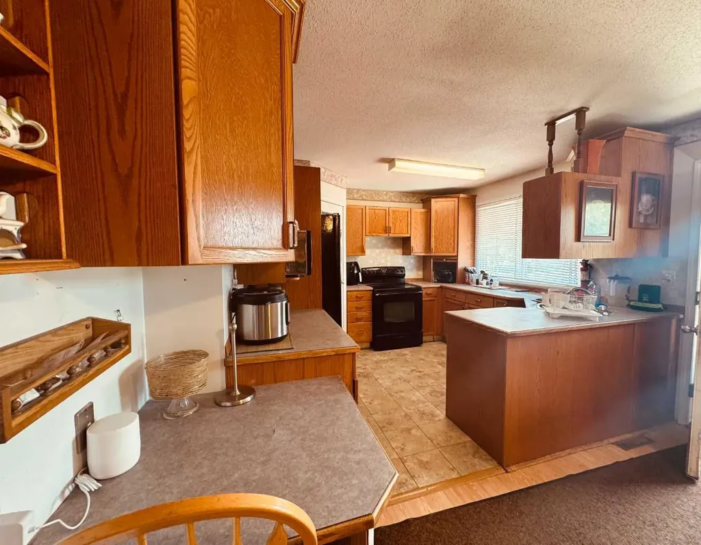 47 Patterson Crescent Red Deer AB T4P 1J4