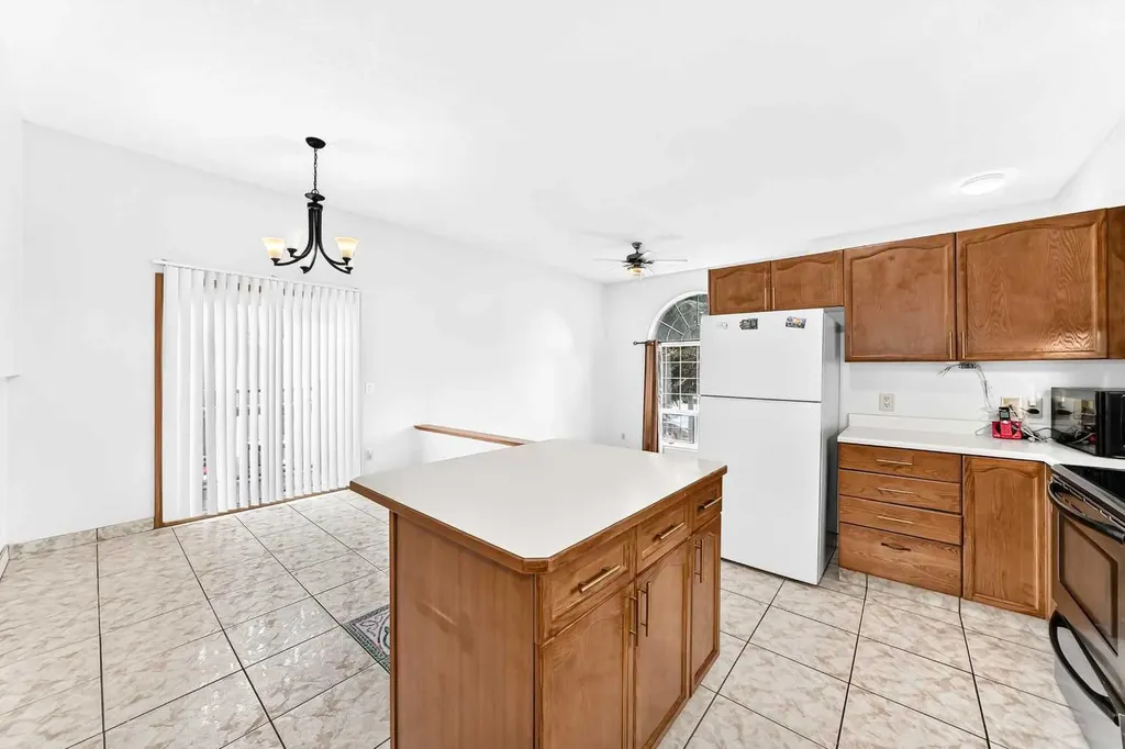 6934 Laguna Way NE Calgary AB T1Y 6W2
