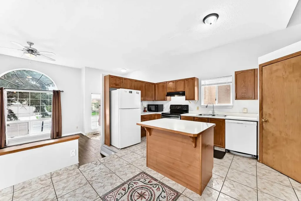 6934 Laguna Way NE Calgary AB T1Y 6W2