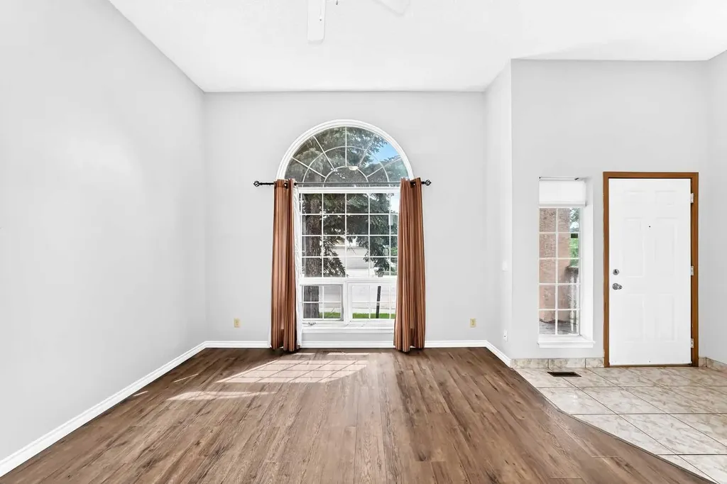 6934 Laguna Way NE Calgary AB T1Y 6W2